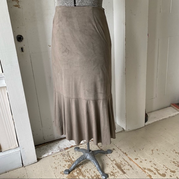 J.Jill UltraSuede Modest Gored MIDI Skirt - Picture 2 of 11